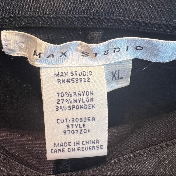 MAX STUDIO PANT LEGGINGS. Black knit skinny fit. Size XL - Picture 2 of 3